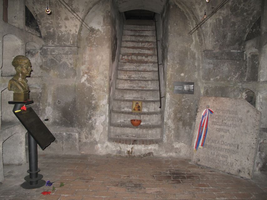 Prague: Guided Operation Anthropoid Tour with Lidice - Walking the Heydrich assassination area, Gabčík and Kubiš