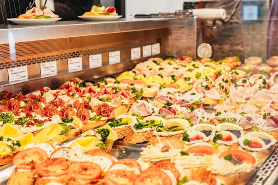 Prague: Guided Street Food Walking Tour - Pacing and appetite planning for a 2-hour street food walk