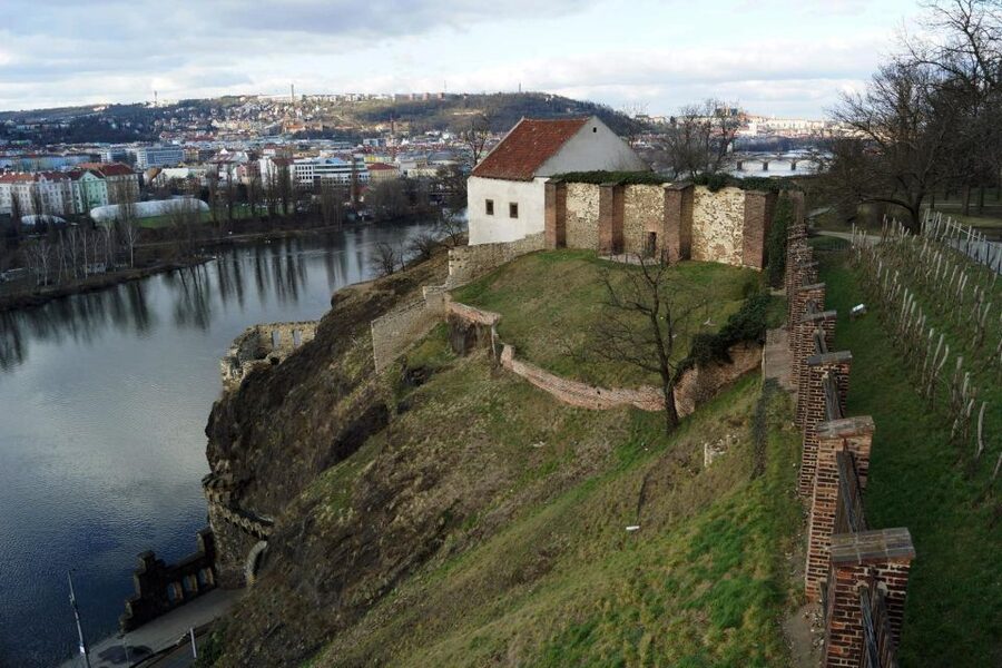 Prague: Guided tour to the historic fortress of Vyšehrad - Panoramic viewpoint time, Prague Castle and Charles Bridge in one frame