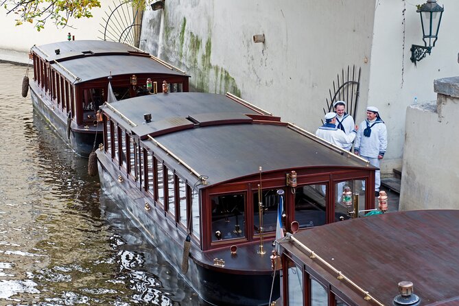 Prague Guided Walking Tour and Cruise with Authentic Czech Lunch - Finishing with the Charles Bridge Museum at Krřižovnicke square