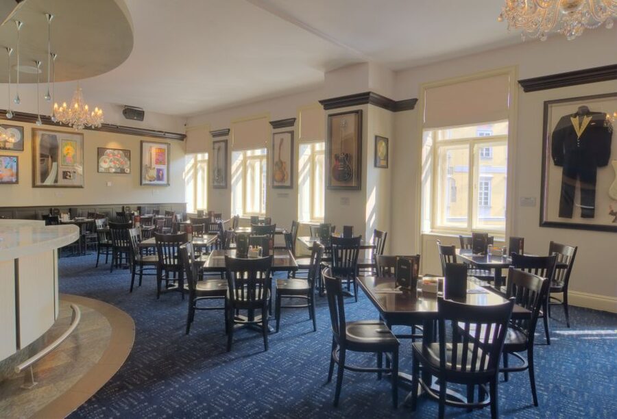 Prague: Hard Rock Cafe with Set Menu for Lunch or Dinner - Service style: usually fast, friendly, and willing to help
