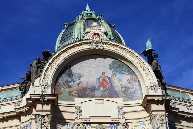 Prague Highlights in Half a Day - The “highest church,” St. Nepomuk, and the cubism lamp moments