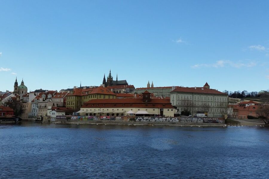 Prague: Historic City Center Bus Tour with Top Sights - Finding the yellow kiosk at Pařížská 1, right by Old Town Square