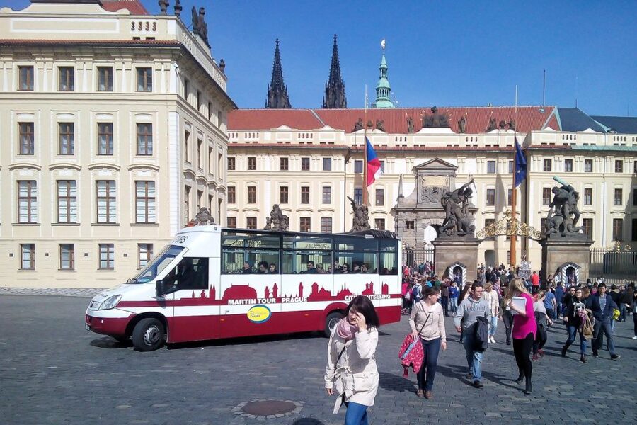 Prague: Historic City Center Bus Tour with Top Sights - Josefov, synagogues, and St Agnes Monastery: seeing Prague’s layers from the windows