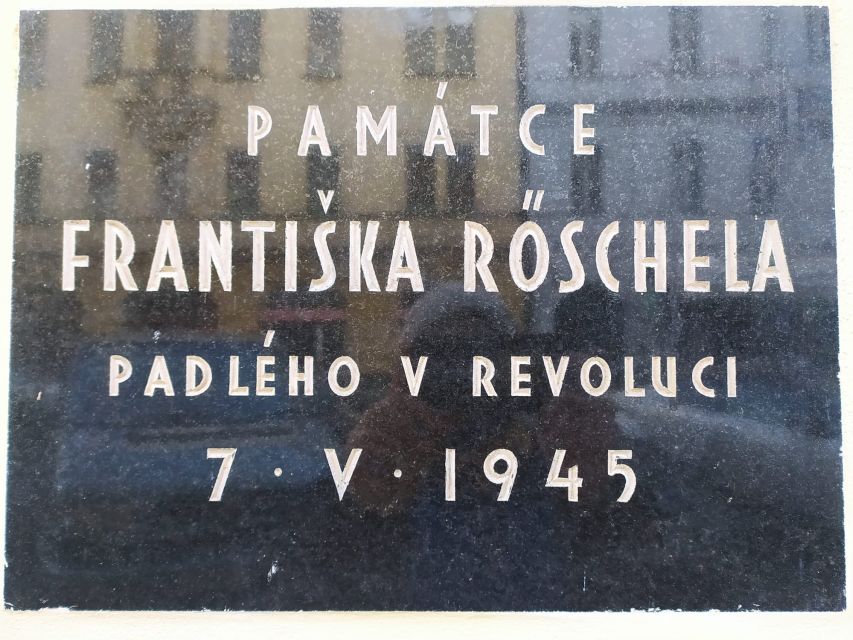 Prague: Historical Walking Tour with Focus on World War 2 - How the guide uses photos to keep names and dates straight