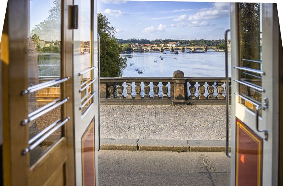 Prague: Hop-on Hop-Off Historical Tram Ticket for Line 42 - Best way to plan your day with Line 42, without stressing