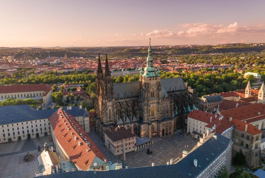 Prague Hradcany Castle, St Vitus Cathedral Tour with Tickets - Churches, crowds, and timing: how to set expectations