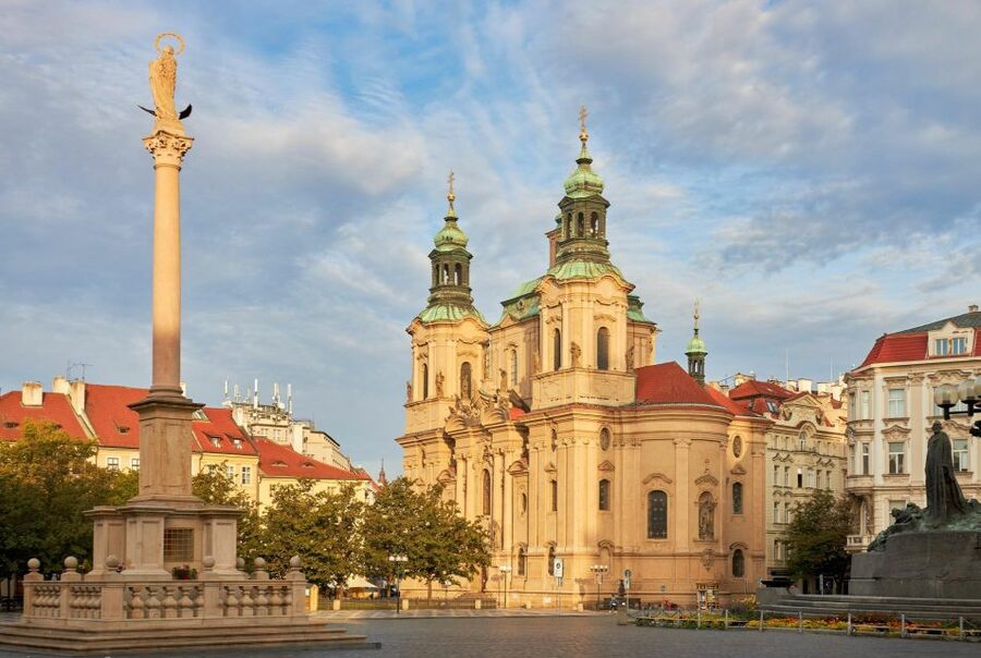 Prague Hradcany Castle, St Vitus Cathedral Tour with Tickets - The 5-hour option: more walking, plus transfers for a smoother day
