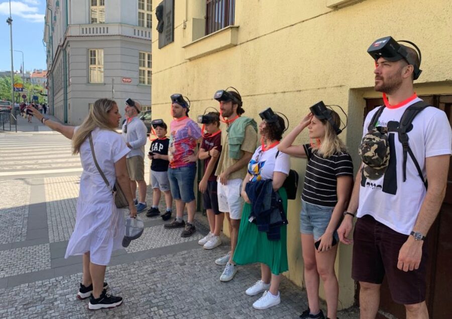 Prague: Immersive History Walking Tour and VR - Guides, pacing, and small touches that change the feel