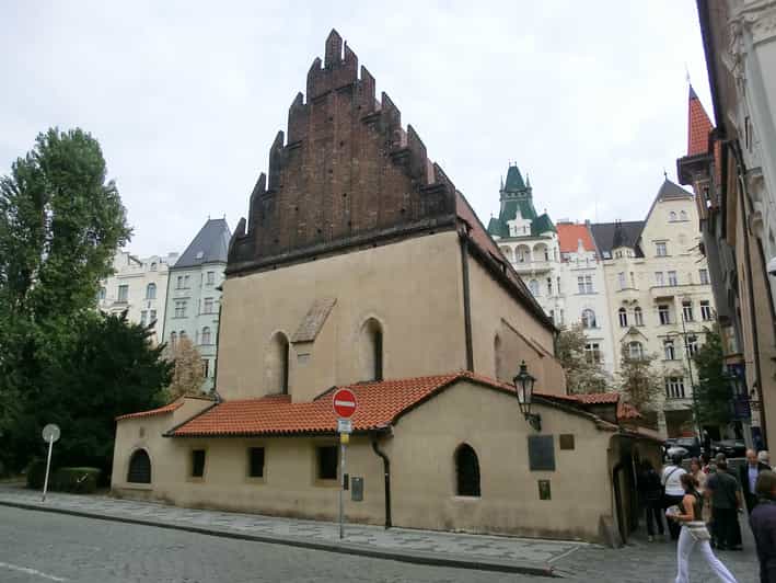 Prague: Jewish Quarter and Museum Guided Tour - Spanish Synagogue, ending with Moorish interior drama