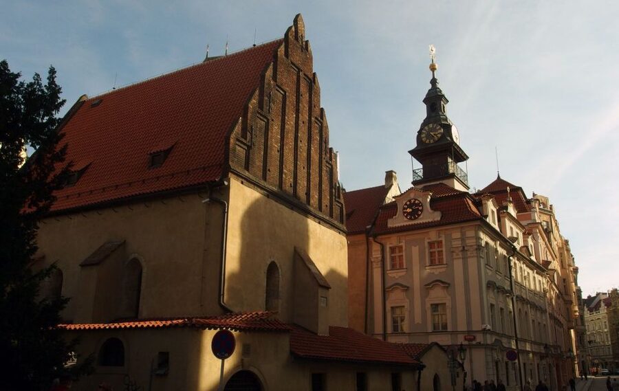 Prague: Jewish Quarter Premium Tour - Meeting at Golem Café, then walking into the Jewish Quarter