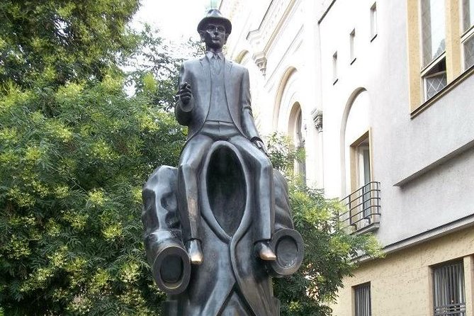 Prague Jewish Quarter Private Half-Day Walking Tour - Stop 3: Spanish Synagogue and the Jewish Museum feel in a Moorish-style room