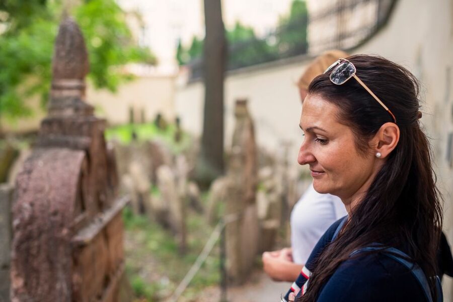 Prague: Jewish Quarter Ticket with optional Audio Guide - Old Jewish Cemetery: the emotional centerpiece