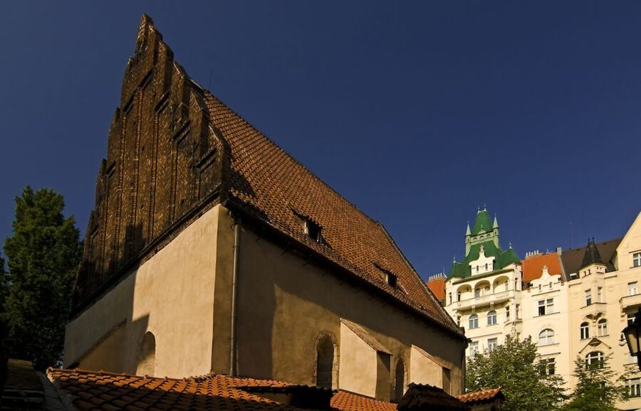 Prague Jewish Quarter Tour in French with Monuments Entrance - Meeting at Powder Tower, Then Straight Into Josefov
