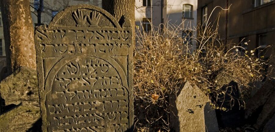 Prague Jewish Quarter Tour in French with Monuments Entrance - Practical Tips for a Smooth Jewish Quarter Visit
