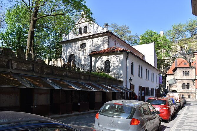 Prague: Jewish Quarter Walking Tour with Admission Tickets - The Old Jewish Cemetery: Thousands of Tombstones With Weight