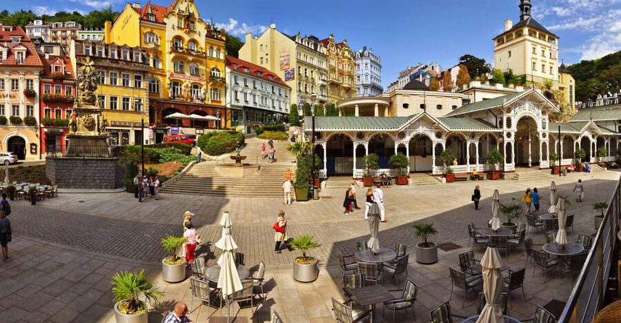 Prague: Karlovy Vary Day Trip with Watchtower and Funicular - Prague to Karlovy Vary, a long coach ride that sets the tone