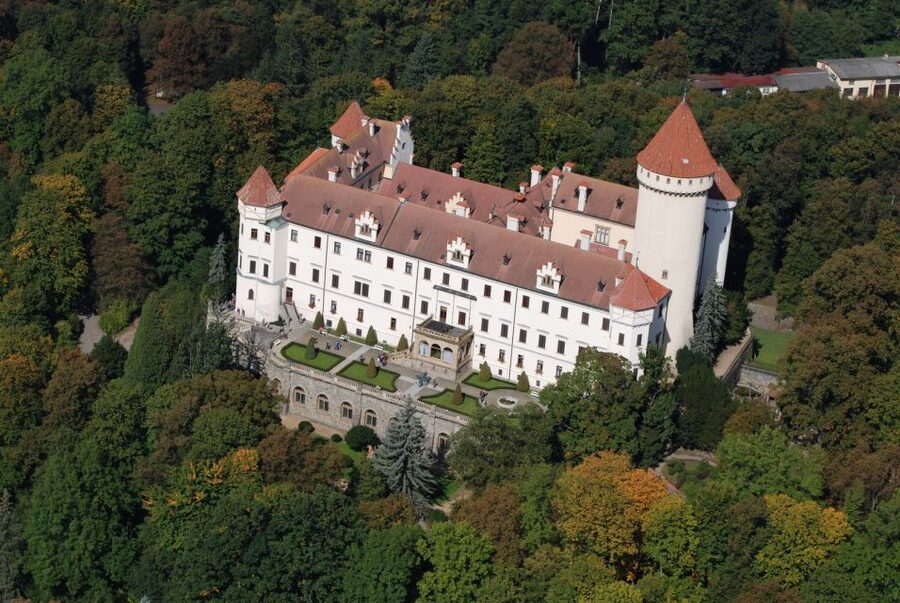 Prague: Karlštejn Castle Guided Tour with Entry Ticket - Key things that make this tour a smart pick
