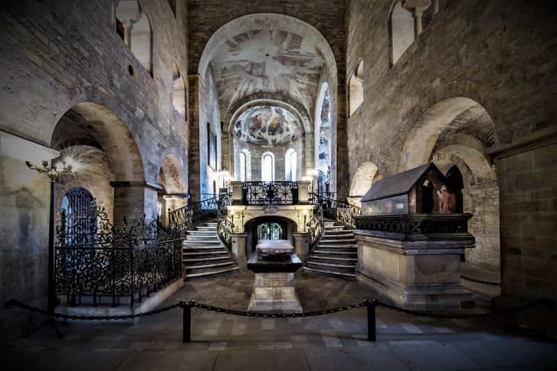 Prague: Klementinum Mirror Chapel Classical Music Concert - The 1-hour concert format: focused, seated, and no intermission