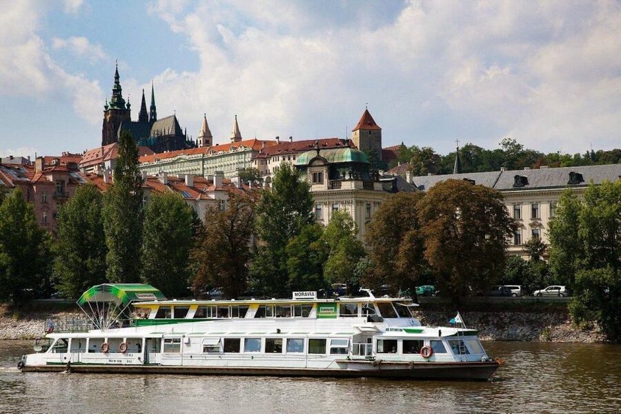 Prague: Lunch Cruise on Vltava River with open Buffet - The Open Buffet Lunch: What’s Actually Included (and How to Plan Your Plate)