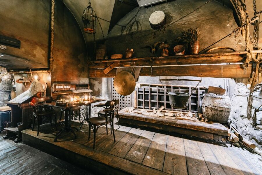 Prague: Medieval Dinner with Unlimited Drinks - Unlimited beer, wine, and soft drinks: value and pacing