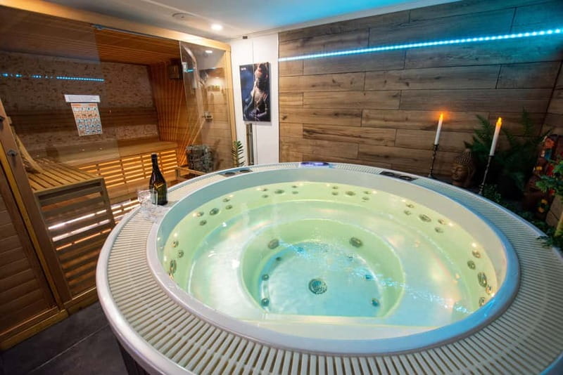 Prague: Modern Private Spa with Jacuzzi and Sauna - What You Actually Get Inside (And Why It Feels Worth It)