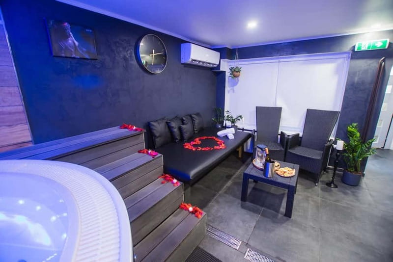 Prague: Modern Private Spa with Jacuzzi and Sauna - Getting There Fast: Metro A Borislavka and a Simple Arrival Routine