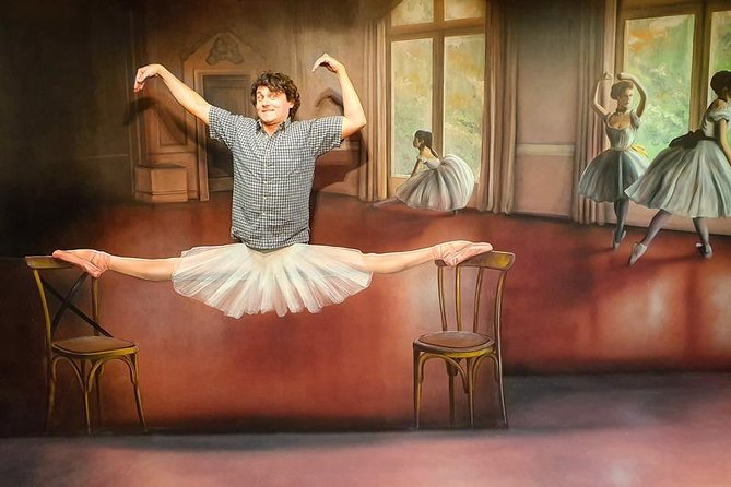 Prague Museum of Fantastic Illusions - Inside the museum: 150+ interactive illusions and great photo setups