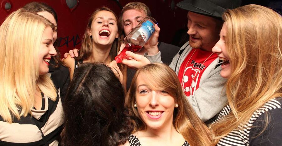 Prague: New Year's Eve Pub Crawl & Karlovy Lazne Club Entry - The first hour of unlimited drinks: how to make the included champagne count