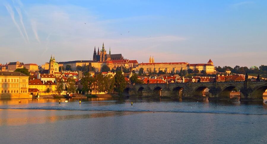 Prague: Old Town and Classical Concert Tour - The 1-Hour Classical Concert in a Baroque Church or Palace
