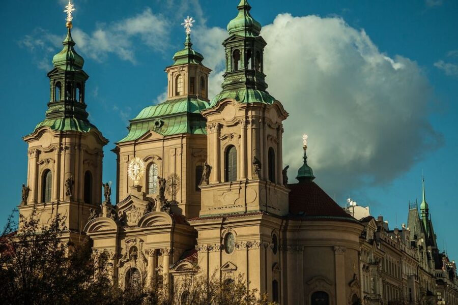 Prague: Old Town and Jewish Quarter Guided Tour in German - Old Town Square to the Jewish Quarter: how the route works