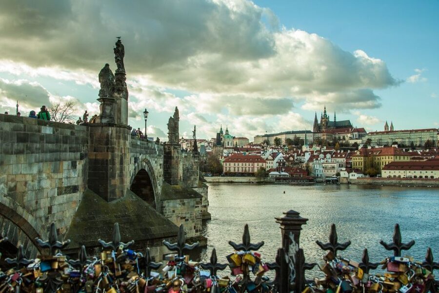 Prague: Old Town and Jewish Quarter Guided Tour in German - Old Town Square and the Church of Our Lady before Týn: the story behind the postcard view