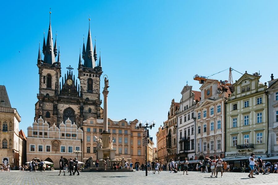 Prague: Old Town, Astronomical Clock and Underground Tour - Where the tour meets you, and how to get there fast