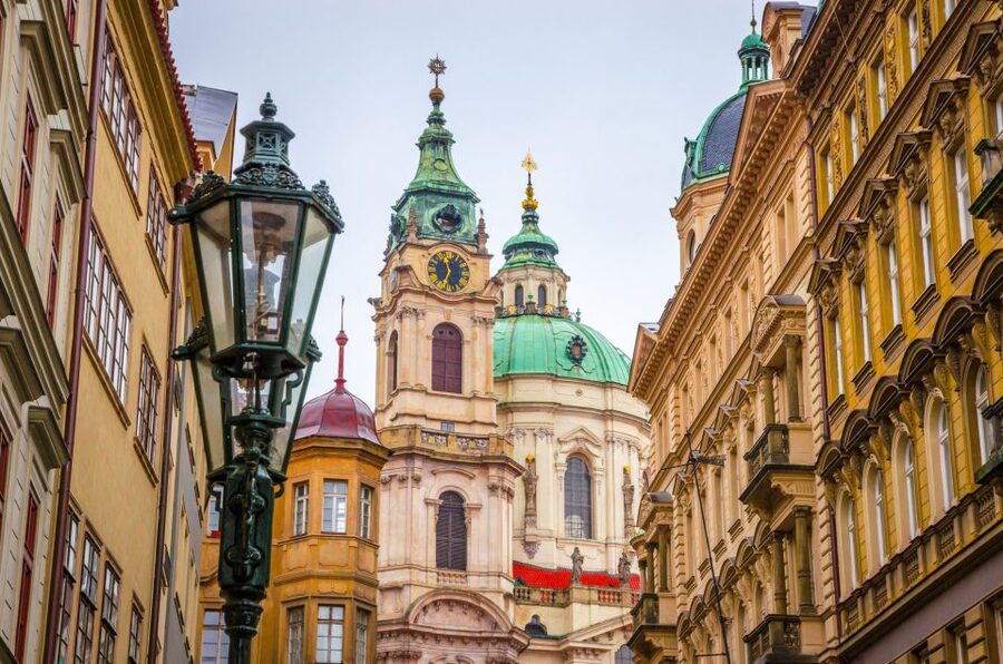 Prague: Old Town Highlights Private Guided Walking Tour - The 6-hour Prague Castle day: included tickets and the St Vitus must-see