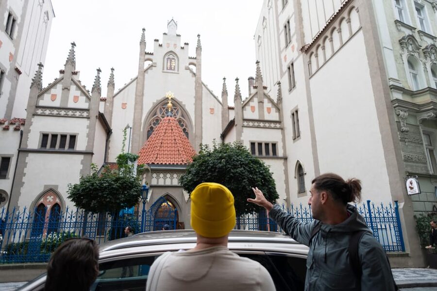 Prague: Old Town, Jewish Quarter & Astro Clock Walking Tour - Charles Bridge finale, a classic end with great walking momentum