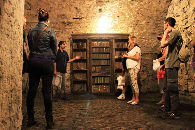 Prague Old Town, Medieval Underground and Dungeon Historical Tour - Quick hits before you go