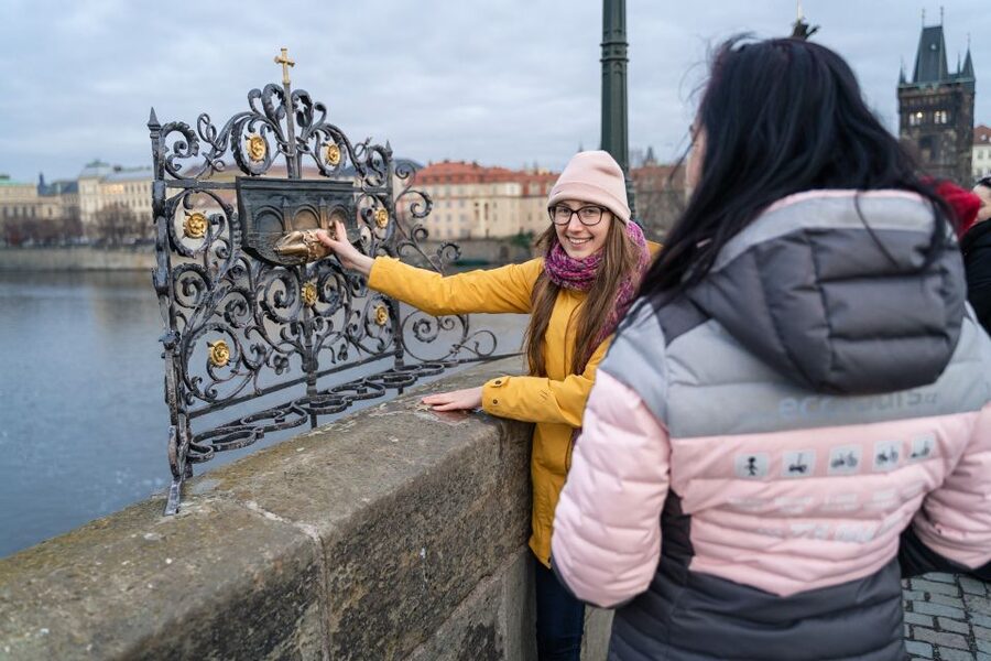 Prague: Old Town Private Walking Tour with Hotel Pickup - From Powder Tower to Municipal House: Getting Oriented Fast