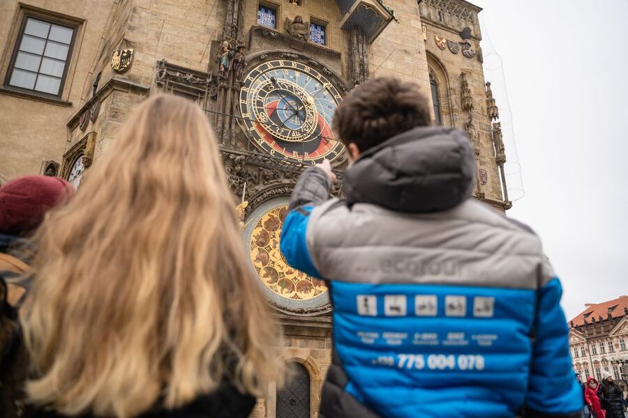 Prague: Old Town Private Walking Tour with Hotel Pickup - The 3-Hour Pace: 2 to 4 Km, Stairs, and Weather