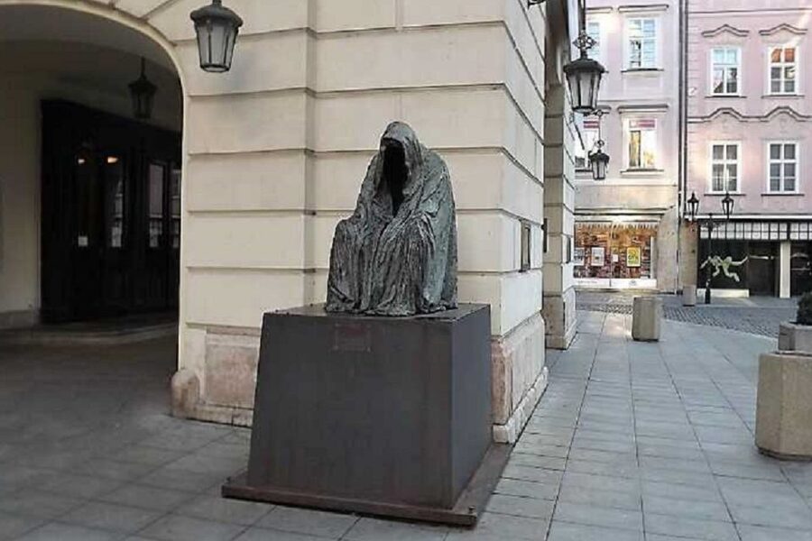 Prague: Old Town Tour & National Museum Skip-the-Line Ticket - Practical tips for a smooth walk to the museum