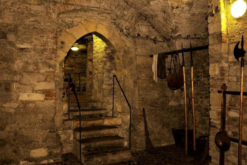 Prague Old Town, Underground and House of Alchemy Tour - Two Hours of Prague Above and Below, Built for Night Legends