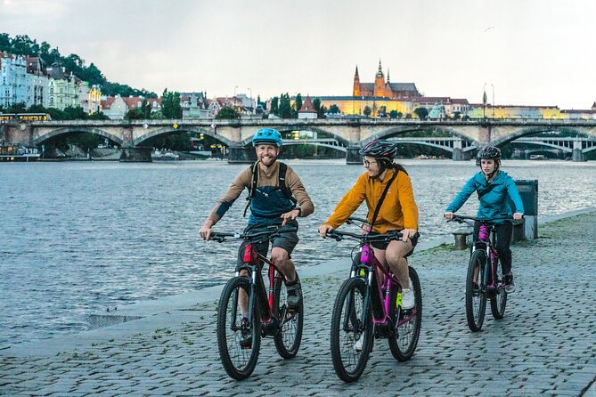 Prague on E-Bike: Explore Greater Downtown Parks & Epic Views - Stop 2: Hlubocepy and the big climb toward panoramic Devin mountain views