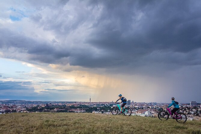 Prague on E-Bike: Explore Greater Downtown Parks & Epic Views - Stop 3: Park Santoska, a scenic break away from the main sights