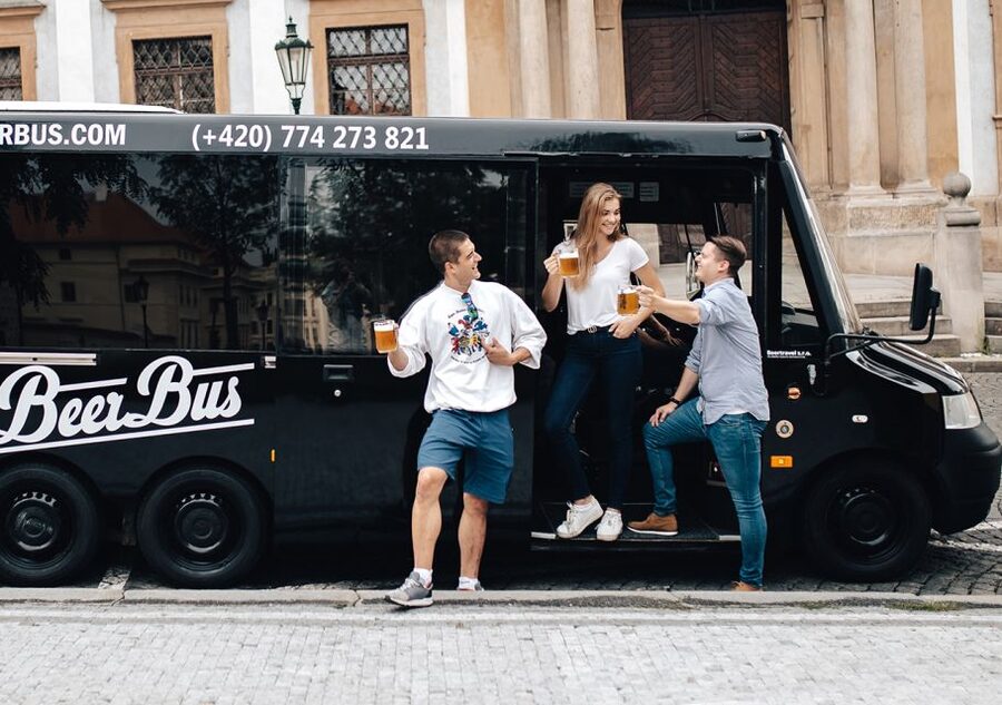 Prague: Party Beer Bus - Viewpoints and Breaks: Two 10-Minute Photo Windows