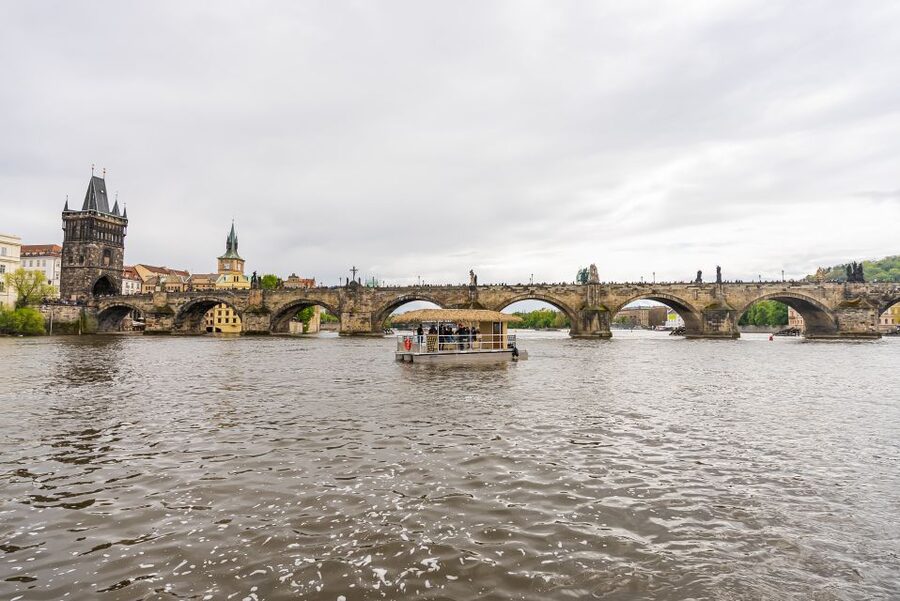 Prague: Party Tiki Boat Sightseeing Cruise with Drinks - The 90-Minute Route That Hits Prague’s Big Cards