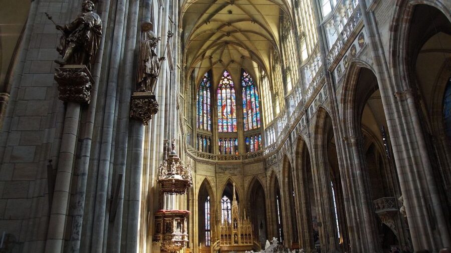 Prague: Prague Castle and Little Quarter Guided Walking Tour - Prague Castle grounds, St. Vitus Cathedral, and your on-the-spot decision