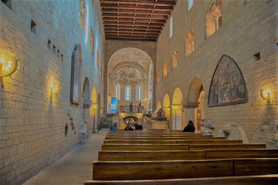 Prague: Prague Castle Complex Smartphone Audio Guide - Old Royal Palace and Vladislav Hall, where you control the tempo