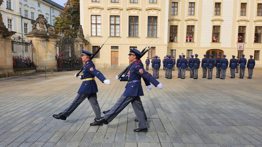 Prague: Prague Castle Private Walking Tour - Key highlights to expect