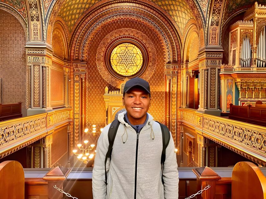 Prague: Prague Synagogues & the Jewish Cemetery Guided Tour - Pinkas Synagogue: learning the meaning behind the walls