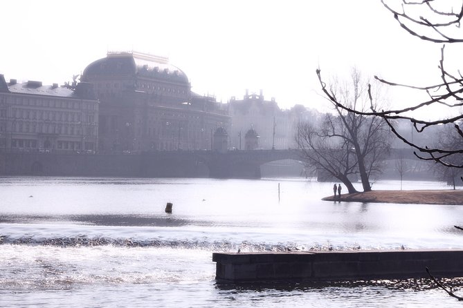 Prague Private Photo Tour for Photography Enthusiasts - Kampa Park and the final run to Charles Bridge