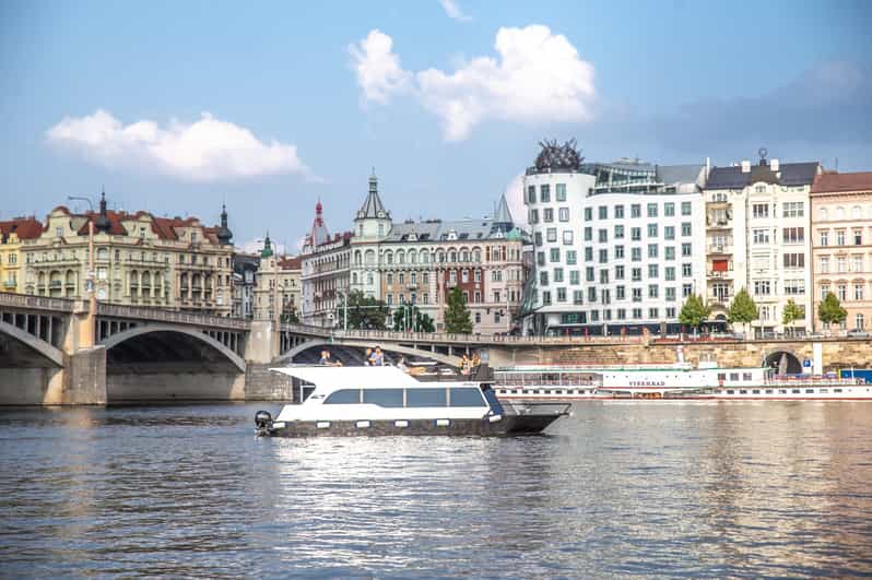 Prague: Private River Cruise with Unlimited Beer or Prosecco - Route Choices on the Vltava: Central City Sights vs Green-and-Chill Views